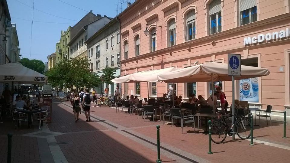 Sarahome4 Center Segedyn Zewnętrze zdjęcie